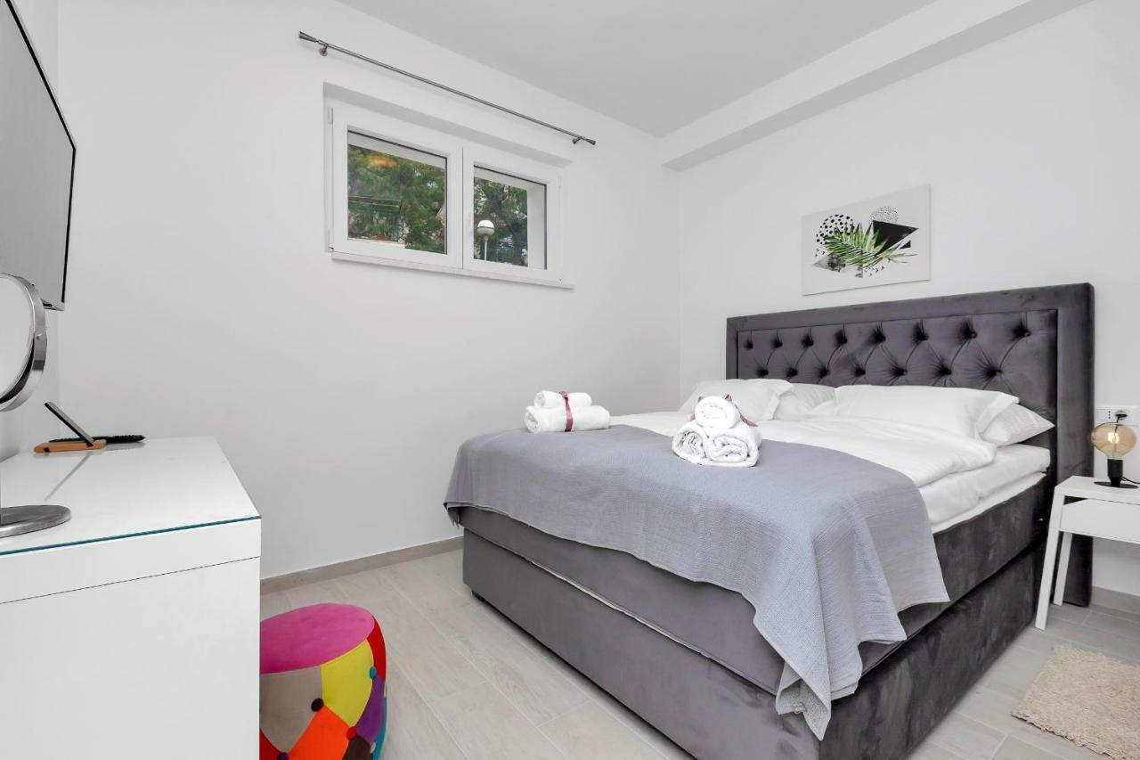 Apartments Morpheus Makarska Exterior photo
